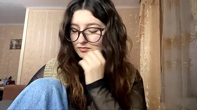 Snapshot of DonnieBooton chatting on November 11, 2025, 1:44 pm DonnieBooton online show from November 11, 2025, 1:44 pm