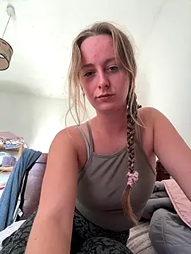 NaughtyAmore online show from November 11, 2025, 12:49 pm