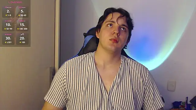 ValenClerk online show from November 18, 2025, 4:50 am