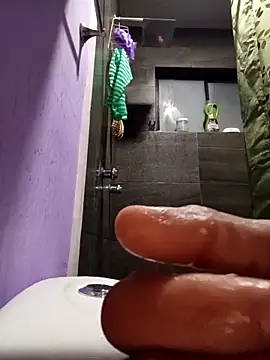 Snapshot of charlyver36 chatting on November 12, 2025, 2:34 am charlyver36 online show from November 12, 2025, 2:34 am