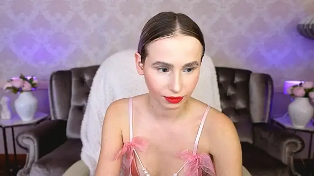 YourMoneyBossNikki online show from November 12, 2025, 1:44 pm