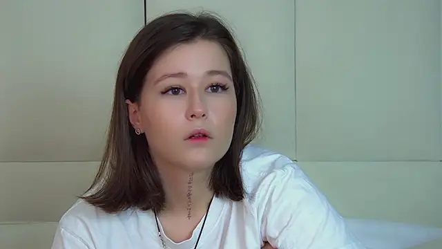 Snapshot of MiaJoys chatting on November 25, 2025, 6:52 pm MiaJoys online show from November 25, 2025, 6:52 pm