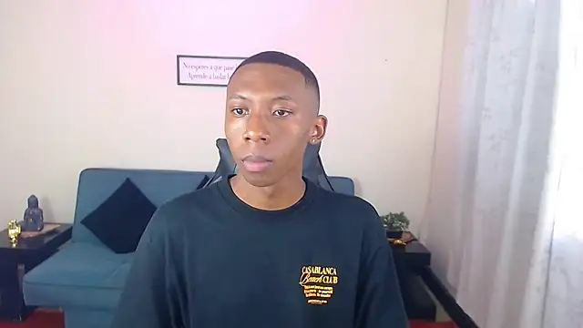 Miilo18 online show from December 3, 2025, 9:02 pm