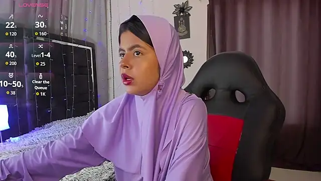 Snapshot of NaylaAbadi chatting on November 18, 2025, 12:31 pm NaylaAbadi online show from November 18, 2025, 12:31 pm