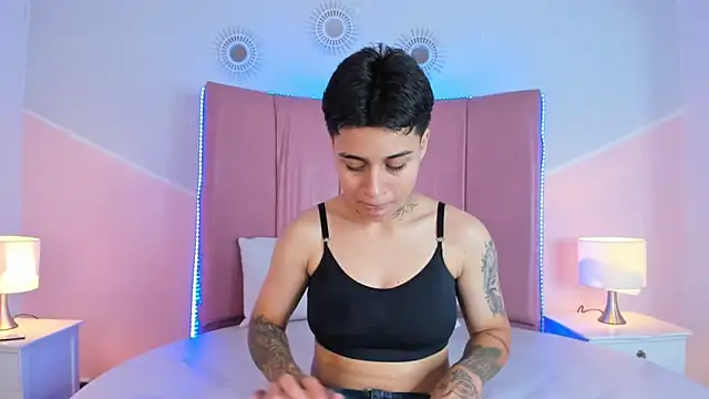 noah wells online show from November 12, 2025, 7:57 pm