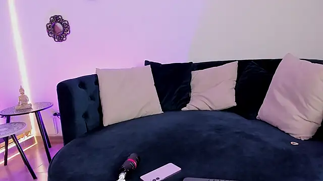 Kimberly  wood online show from December 16, 2025, 10:37 pm