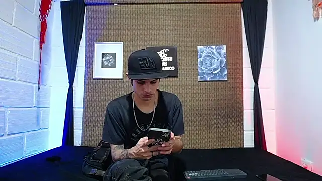 Snapshot of wild_duo777 chatting on December 4, 2025, 7:11 pm wild duo777 online show from December 4, 2025, 7:11 pm