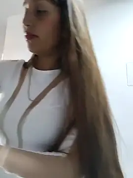 Snapshot of IsabellaaSwann chatting on December 3, 2025, 5:55 pm IsabellaaSwann online show from December 3, 2025, 5:55 pm