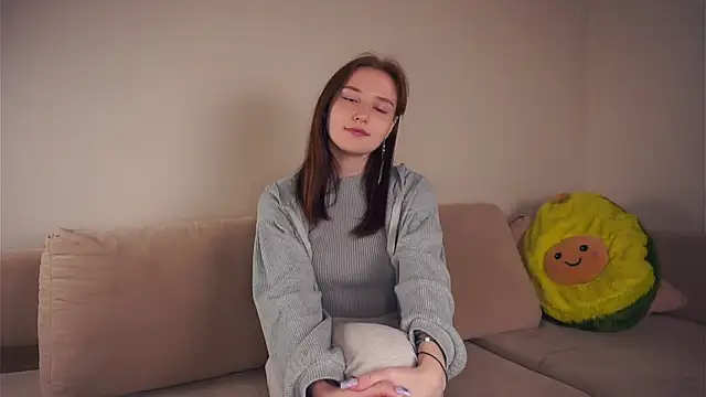 IsaParadiso online show from November 17, 2025, 6:57 pm