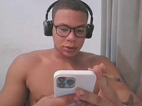 Snapshot of Putorj1 chatting on November 12, 2025, 11:58 pm Putorj1 online show from November 12, 2025, 11:58 pm