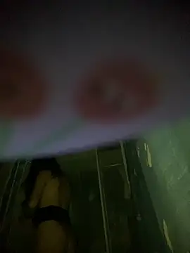 Snapshot of LanAnh-2k chatting on November 17, 2025, 11:43 pm LanAnh-2k online show from November 17, 2025, 11:43 pm