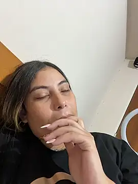 Snapshot of Anna_Bitch_Disgusting chatting on November 26, 2025, 7:31 am Anna Bitch Disgusting online show from November 26, 2025, 7:31 am