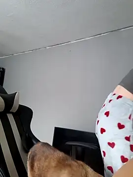 Lilly hase online show from November 19, 2025, 11:43 am