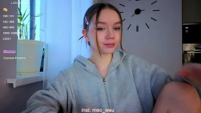 Snapshot of me_liss chatting on November 15, 2025, 6:22 am me liss online show from November 15, 2025, 6:22 am