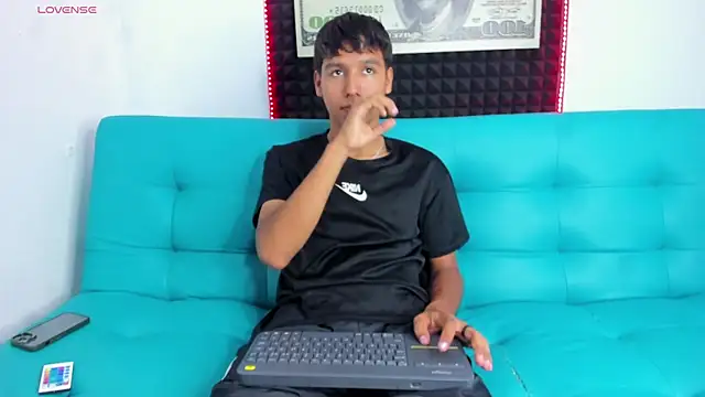 Carl-Milton online show from November 15, 2025, 12:19 am