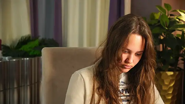 Snapshot of AlesiaTouhey chatting on November 17, 2025, 12:00 pm AlesiaTouhey online show from November 17, 2025, 12:00 pm