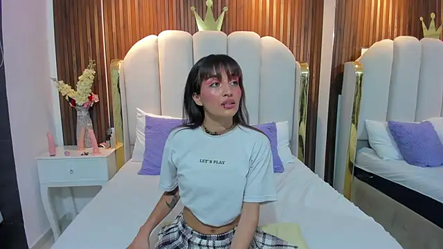 Snapshot of pixxxy_skinny chatting on November 16, 2025, 5:24 am pixxxy skinny online show from November 16, 2025, 5:24 am