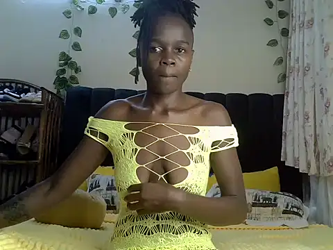 Toveyah  online show from November 13, 2025, 4:28 pm