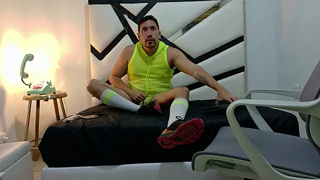 Snapshot of BDSM_JHON chatting on November 18, 2025, 11:59 pm BDSM JHON online show from November 18, 2025, 11:59 pm