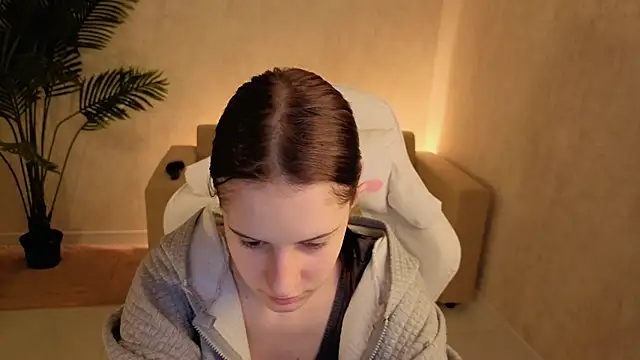 StacyTorres online show from November 14, 2025, 4:28 pm