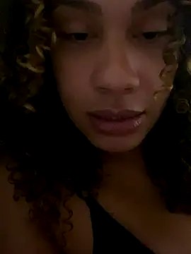 Snapshot of bonecaGigi chatting on November 14, 2025, 4:38 pm bonecaGigi online show from November 14, 2025, 4:38 pm