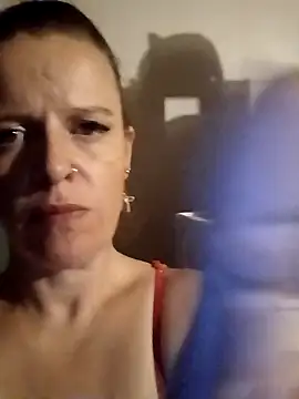 Snapshot of ItIsMeMM143 chatting on November 13, 2025, 7:51 am ItIsMeMM143 online show from November 13, 2025, 7:51 am