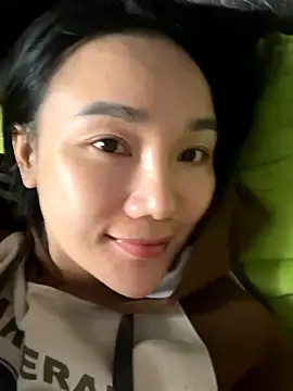 dusi-cute online show from November 14, 2025, 5:22 pm