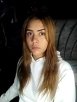 Allisongray-- online show from November 14, 2025, 9:19 am