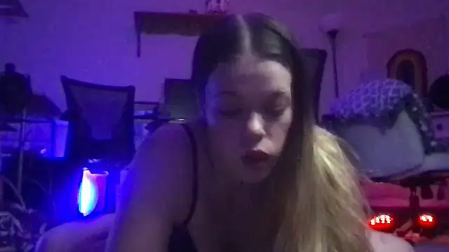 Luna Ray 21 online show from December 3, 2025, 4:09 am