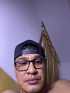 juanlopjl online show from November 23, 2025, 1:38 am