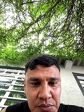 juanlopjl online show from November 25, 2025, 6:41 pm