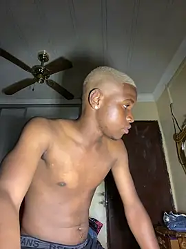 TriggaStar online show from December 5, 2025, 3:30 pm