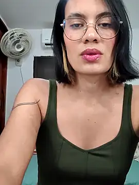 Snapshot of Mia_saaenz chatting on November 17, 2025, 10:37 pm Mia saaenz online show from November 17, 2025, 10:37 pm