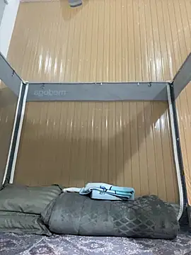 sara-xx online show from December 4, 2025, 2:21 am