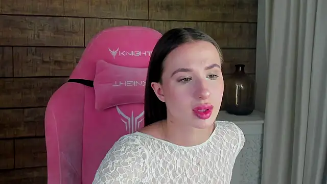 KristinaBellini online show from December 5, 2025, 5:05 am