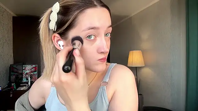 Snapshot of Emily_lyy chatting on November 25, 2025, 10:15 am Emily lyy online show from November 25, 2025, 10:15 am