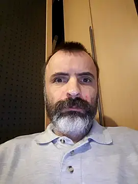 Snapshot of Artur50 chatting on November 18, 2025, 7:07 pm Artur50 online show from November 18, 2025, 7:07 pm