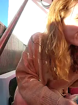 Snapshot of Mimakario chatting on November 18, 2025, 9:58 am Mimakario online show from November 18, 2025, 9:58 am