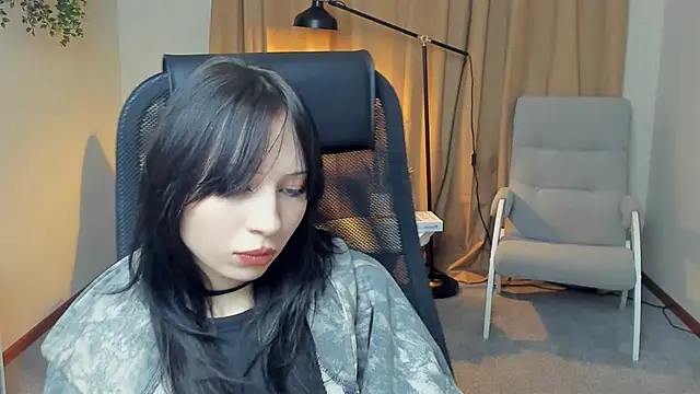 Snapshot of EthelynSeiler chatting on November 18, 2025, 3:05 pm EthelynSeiler online show from November 18, 2025, 3:05 pm