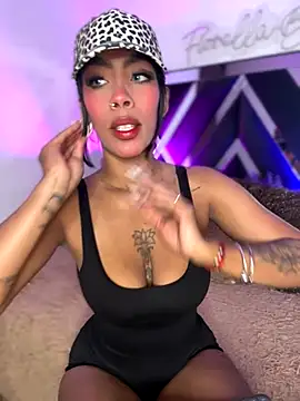 Fiorella Bossh  online show from November 18, 2025, 7:07 pm