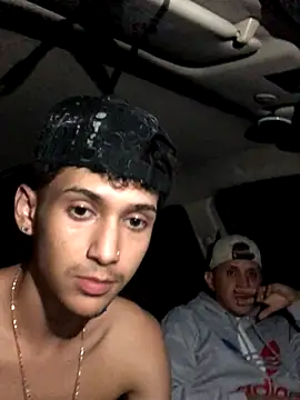 santiago24cmandmyfriend online show from November 27, 2025, 2:24 am