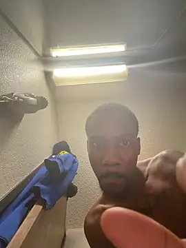 Snapshot of slickotto98 chatting on November 16, 2025, 10:32 am slickotto98 online show from November 16, 2025, 10:32 am