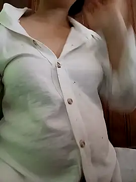 ChezyBaby online show from December 1, 2025, 5:56 am