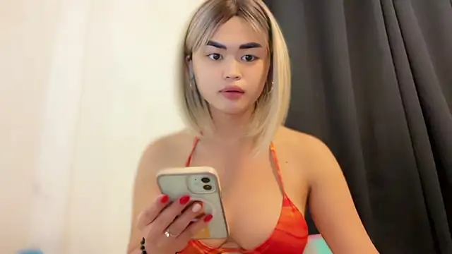 Miacums69 online show from December 18, 2025, 11:05 am