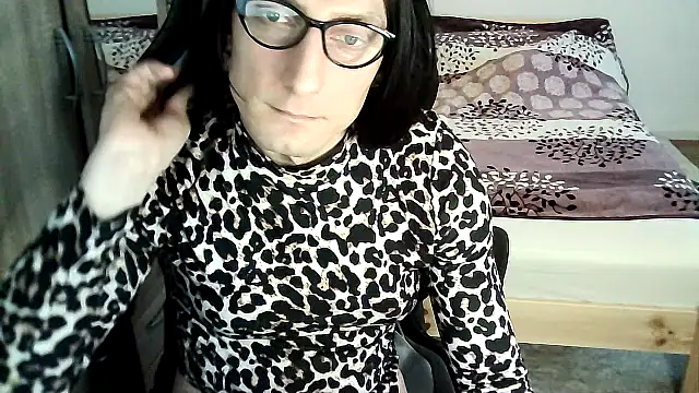 Snapshot of MissDianaWinter chatting on November 21, 2025, 2:49 pm MissDianaWinter online show from November 21, 2025, 2:49 pm