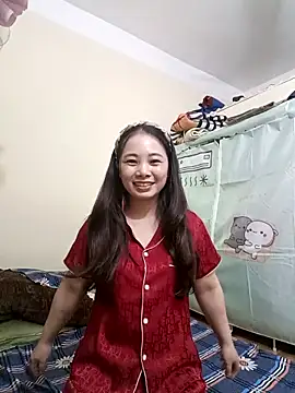 Moon-night222 online show from December 4, 2025, 12:47 pm