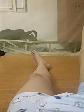 MUyi2006 online show from November 16, 2025, 6:46 pm