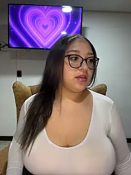 Whitneyy online show from November 17, 2025, 3:34 am