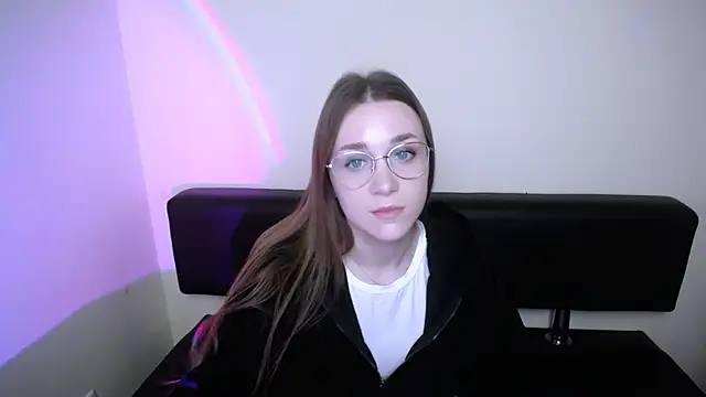 MillaTems  online show from November 18, 2025, 10:20 am