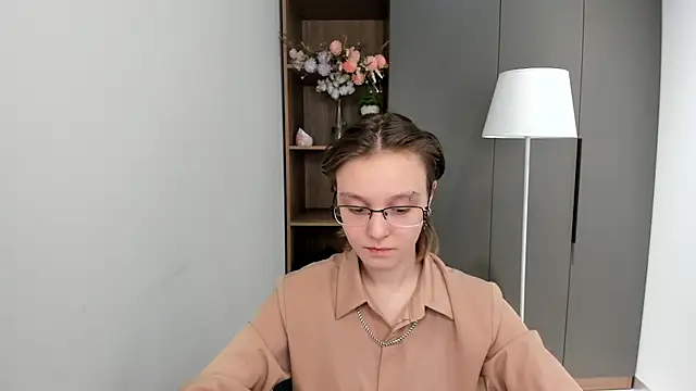 Snapshot of DelphaBoven chatting on November 19, 2025, 2:22 am DelphaBoven online show from November 19, 2025, 2:22 am